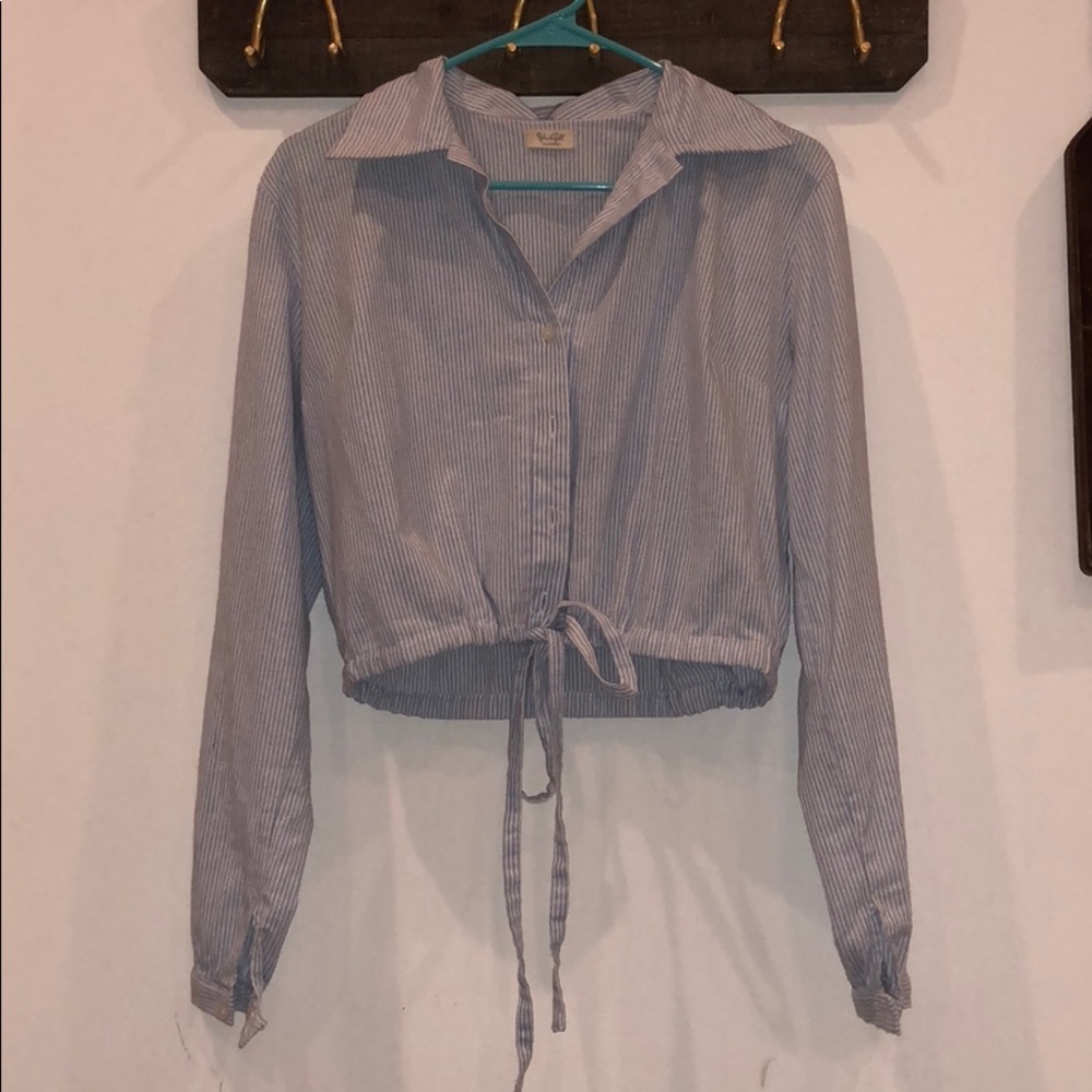 Cropped button down top